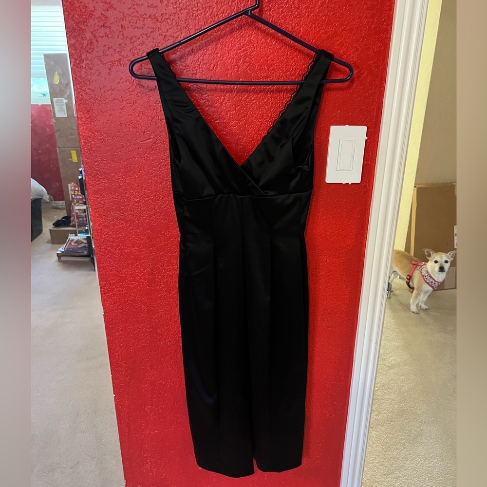 👗 Elegant black cocktail v-neck 
 dress with low neck and low backline - Small